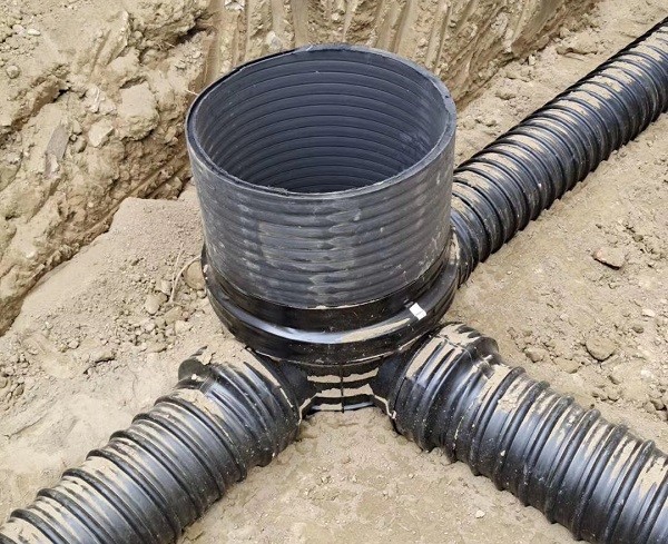 怎么把室內的排水管接入塑料檢查井？