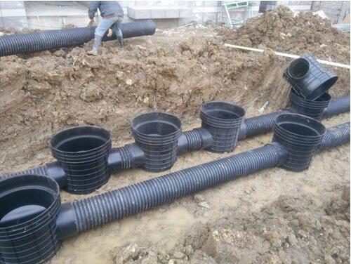 普通排水檢查井比，為何塑料檢查井更適合市政道路工程？