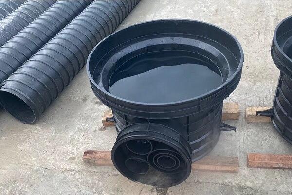 室內排水管如何接入塑料檢查井？